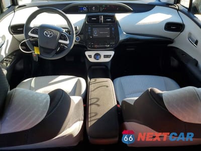 Zdjęcie 8 z 12 samochodu: 2016 TOYOTA PRIUS TWO VIN:JTDKBRFU0G3528230 - miniatura