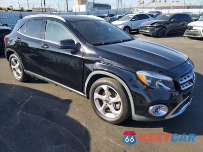 Czwarte zdjęcie samochodu z boku: 2019 MERCEDES-BENZ GLA 250 VIN:WDCTG4EB1KU013453 - miniatura
