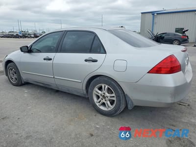 Drugie zdjęcie samochodu z przodu: 2007 HONDA ACCORD VALUE VIN:1HGCM561X7A165302 - miniatura