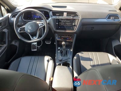 Zdjęcie 8 z 13 samochodu: 2022 VOLKSWAGEN TIGUAN SE R-LINE BLACK VIN:3VV8B7AX5NM083027 - miniatura