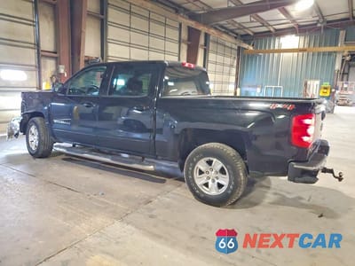 Drugie zdjęcie samochodu z przodu: 2018 CHEVROLET SILVERADO K1500 LT VIN:3GCUKREC2JG359897 - miniatura