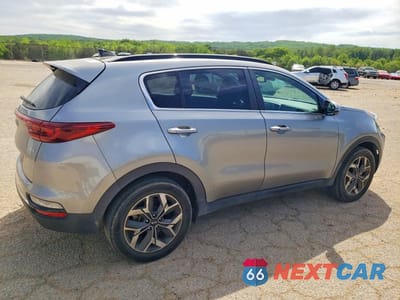 Trzecie zdjęcie samochodu z tyłu: 2021 KIA SPORTAGE EX VIN:KNDPNCAC4M7842900 - miniatura