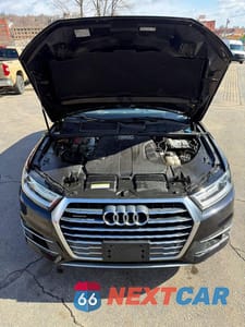 Piąte zdjęcie samochodu w środku: 2018 AUDI Q7 PREMIUM VIN:WA1AAAF78JD012235 - miniatura