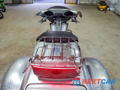Zdjęcie 6 z 9 samochodu: 2005 HARLEY-DAVIDSON FLHRCI VIN:1HD1FRW165Y688245 - miniatura