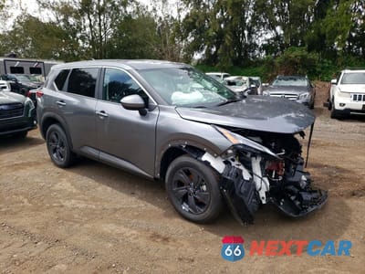 Czwarte zdjęcie samochodu z boku: 2026 NISSAN ROGUE SV VIN:5N1BT3BA4TC746425 - miniatura