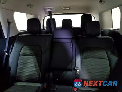 Zdjęcie 10 z 12 samochodu: 2025 NISSAN PATHFINDER SV VIN:5N1DR3BA8SC254048 - miniatura