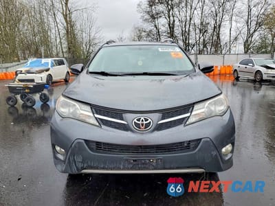 Piąte zdjęcie samochodu w środku: 2014 TOYOTA RAV4 XLE VIN:JTMWFREV0ED028348 - miniatura