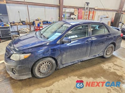 2013 TOYOTA COROLLA 2T1BU4EE6DC974893 - główne zdjęcie licytacji z USA - miniatura