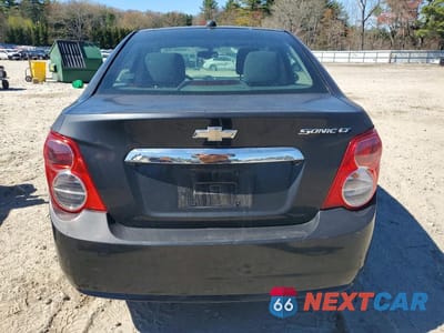 Zdjęcie 6 z 12 samochodu: 2015 CHEVROLET SONIC LT VIN:1G1JC5SG5F4111530 - miniatura