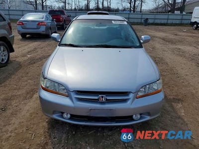 Piąte zdjęcie samochodu w środku: 2000 HONDA ACCORD LX VIN:1HGCG6554YA106930 - miniatura