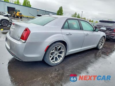 Trzecie zdjęcie samochodu z tyłu: 2018 CHRYSLER 300 S VIN:2C3CCABG0JH214461 - miniatura