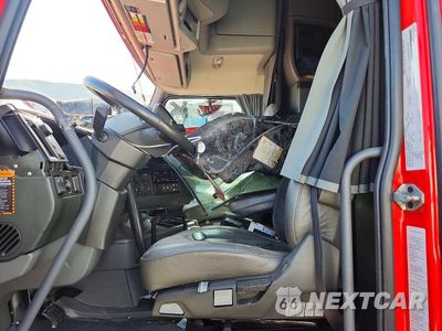 Piąte zdjęcie samochodu w środku: 2024 VOLVO VNL SEMI TRUCK VIN:4V4NC9EH0RN661452 - miniatura