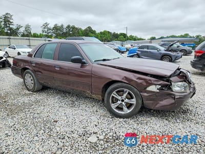 Czwarte zdjęcie samochodu z boku: 2008 FORD CROWN VICTORIA POLICE INTERCEPTOR VIN:2FAHP71V88X125493 - miniatura