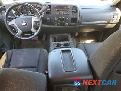 Zdjęcie 8 z 11 samochodu: 2010 CHEVROLET SILVERADO K1500 LT VIN:1GCSKSE33AZ128408 - miniatura