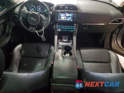 Zdjęcie 8 z 13 samochodu: 2017 JAGUAR F-PACE PREMIUM VIN:SADCJ2BV4HA898000 - miniatura