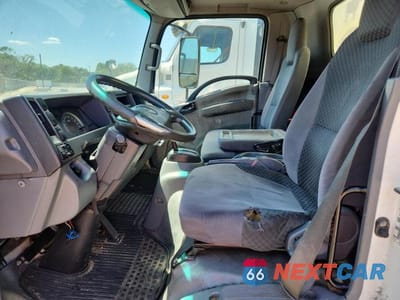 Zdjęcie 7 z 13 samochodu: 2011 ISUZU NPR BOX TRUCK VIN:JALC4W160B7001407 - miniatura