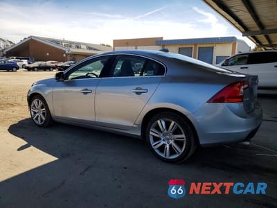 Drugie zdjęcie samochodu z przodu: 2013 VOLVO S60 T5 VIN:YV1612FS0D2188292 - miniatura