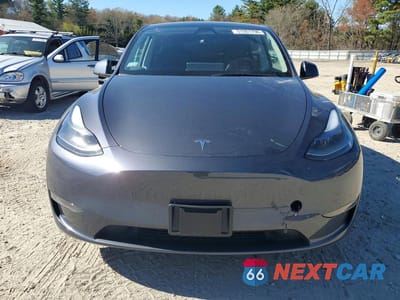 Piąte zdjęcie samochodu w środku: 2023 TESLA MODEL Y VIN:7SAYGAEE5PF935196 - miniatura
