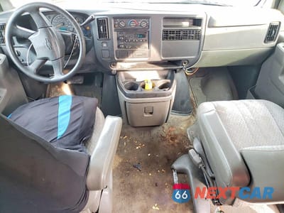 Zdjęcie 8 z 13 samochodu: 2006 CHEV EXPRESS G1500 VIN:1GNFG15T861134800 - miniatura