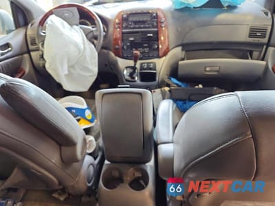 Zdjęcie 8 z 13 samochodu: 2004 TOYOTA SIENNA XLE LIMITED 7 PASSENGER VIN:5TDZA22C44S165964 - miniatura
