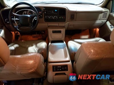 Zdjęcie 8 z 12 samochodu: 2002 GMC YUKON XL K1500 VIN:3GKFK16Z02G284376 - miniatura