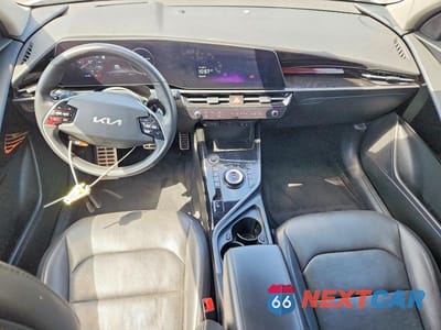 Zdjęcie 8 z 13 samochodu: 2023 KIA NIRO EV WAVE VIN:KNDCT3L13P5029452 - miniatura
