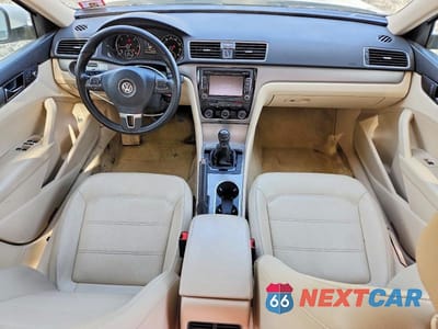 Zdjęcie 8 z 12 samochodu: 2015 VOLKSWAGEN PASSAT SE VIN:1VWBV7A38FC045476 - miniatura