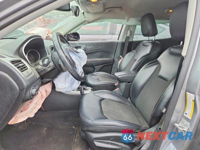 Zdjęcie 7 z 14 samochodu: 2018 JEEP COMPASS LATITUDE VIN:3C4NJDBB0JT128154 - miniatura