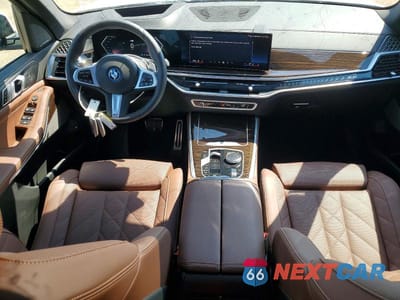 Zdjęcie 8 z 13 samochodu: 2025 BMW X5 XDRIVE50E VIN:5UX43EU01S9Y80641 - miniatura