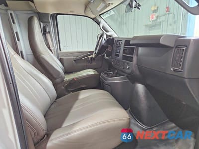 Zdjęcie 11 z 13 samochodu: 2019 CHEV EXPRESS G2500 VIN:1GCWGBFP4K1204822 - miniatura