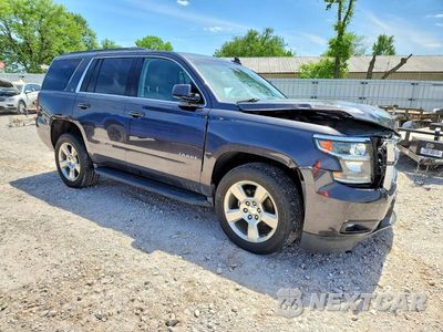 Czwarte zdjęcie samochodu z boku: 2016 CHEVROLET TAHOE K1500 LT VIN:1GNSKBKC9GR414753 - miniatura