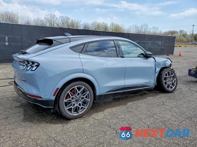Trzecie zdjęcie samochodu z tyłu: 2024 FORD MUSTANG MACH-E GT VIN:3FMTK4SX5RMA10957 - miniatura