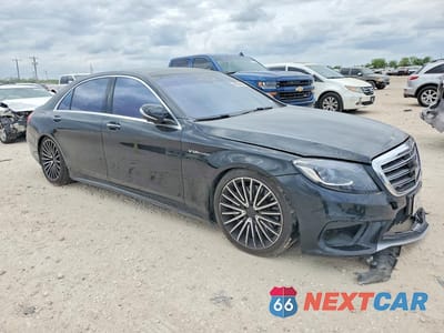 Czwarte zdjęcie samochodu z boku: 2015 MERCEDES-BENZ S 550 VIN:WDDUG8CB5FA070417 - miniatura