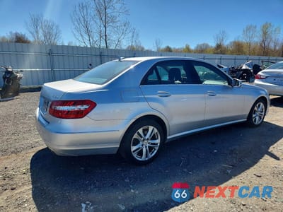Trzecie zdjęcie samochodu z tyłu: 2011 MERCEDES-BENZ E 350 4MATIC VIN:WDDHF8HB0BA467847 - miniatura