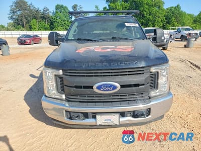 Piąte zdjęcie samochodu w środku: 2019 FORD F250 SUPER DUTY VIN:1FD7X2A6XKEF22192 - miniatura