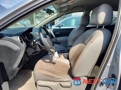 Zdjęcie 7 z 14 samochodu: 2010 NISSAN ROGUE S VIN:JN8AS5MV8AW103669 - miniatura