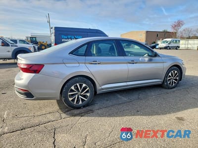 Trzecie zdjęcie samochodu z tyłu: 2024 VOLKSWAGEN JETTA S VIN:3VW5M7BU8RM040305 - miniatura