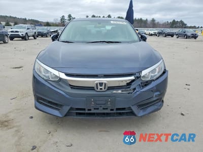 Piąte zdjęcie samochodu w środku: 2018 HONDA CIVIC LX VIN:19XFC2F54JE023743 - miniatura