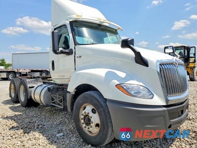 Zdjęcie 9 z 10 samochodu: 2019 INTERNATIONAL LT625 SEMI TRUCK VIN:3HCDZTZR5KL732417 - miniatura