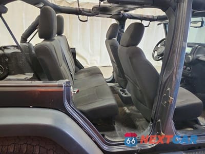 Zdjęcie 11 z 12 samochodu: 2016 JEEP WRANGLER UNLIMITED SPORT VIN:1C4BJWDG1GL266118 - miniatura