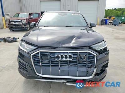 Piąte zdjęcie samochodu w środku: 2021 AUDI Q7 PREMIUM PLUS VIN:WA1LJAF71MD018679 - miniatura
