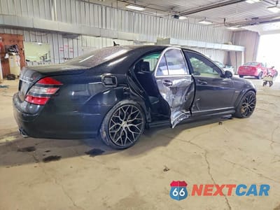 Trzecie zdjęcie samochodu z tyłu: 2008 MERCEDES-BENZ S 63 AMG VIN:WDDNG77XX8A172612 - miniatura