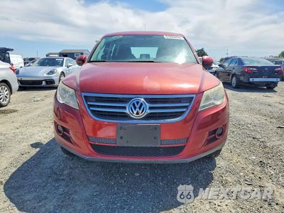 Piąte zdjęcie samochodu w środku: 2010 VOLKSWAGEN TIGUAN S VIN:WVGAV7AX4AW000474 - miniatura
