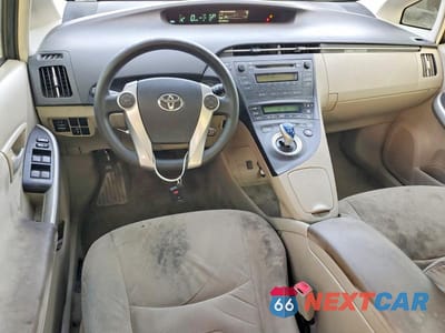 Zdjęcie 8 z 12 samochodu: 2011 TOYOTA PRIUS TWO VIN:JTDKN3DU4B5318430 - miniatura