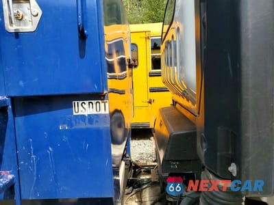 Zdjęcie 10 z 12 samochodu: 2017 ISUZU NPR HD DUMP TRUCK VIN:54DC4W1B0HS807747 - miniatura