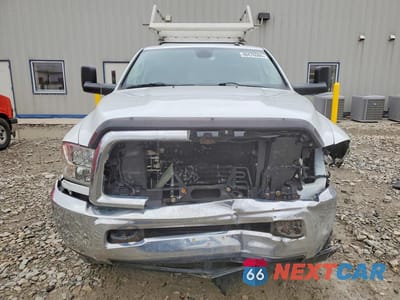 Piąte zdjęcie samochodu w środku: 2014 RAM 2500 ST VIN:3C6TR5HT1EG182929 - miniatura