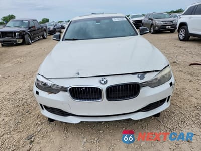 Piąte zdjęcie samochodu w środku: 2013 BMW 328 I VIN:WBA3A5C50DF601522 - miniatura
