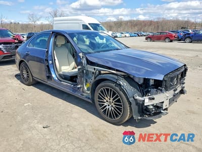 Czwarte zdjęcie samochodu z boku: 2025 MERCEDES-BENZ C 300 4MATIC VIN:W1KAF4HB3SR286026 - miniatura