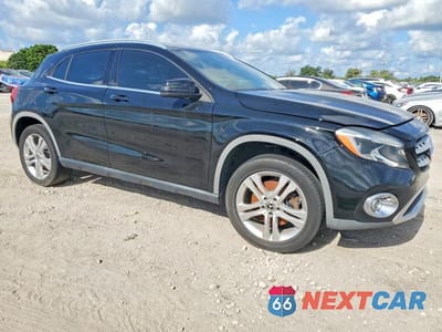 Czwarte zdjęcie samochodu z boku: 2018 MERCEDES-BENZ GLA 250 VIN:WDCTG4EB5JJ459184 - miniatura