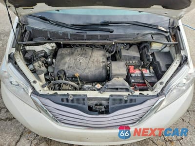 Zdjęcie 12 z 13 samochodu: 2017 TOYOTA SIENNA XLE 8-PASSENGER VIN:5TDYZ3DC3HS821214 - miniatura